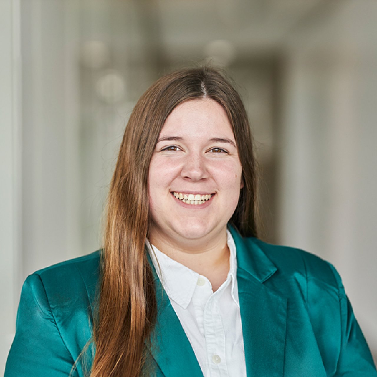 Portrait von Knauber Mitarbeiter Jessica Kossin.